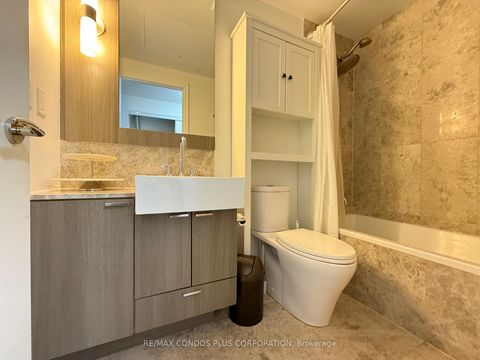 Photo 7 at 2010 - 88 Blue Jays Way, Waterfront Communities C1, Toronto