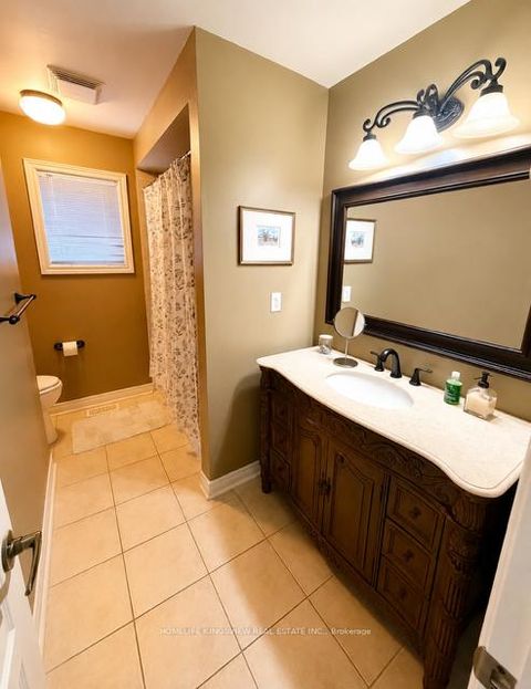 Photo 8 at 376 Vellore Avenue, Vellore Village, Vaughan