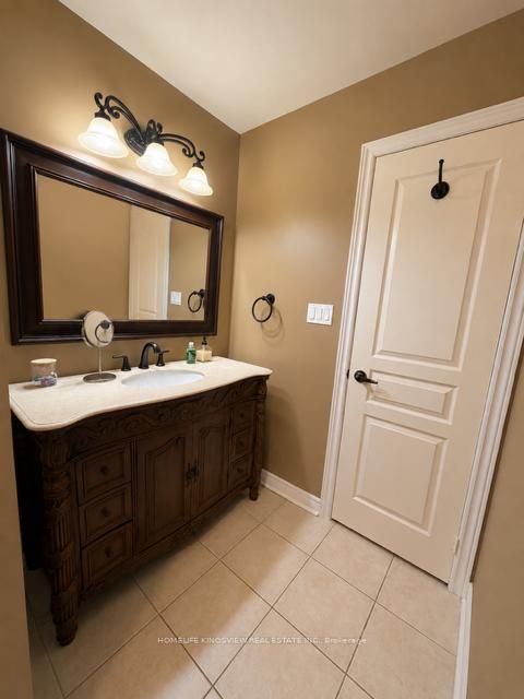 Photo 9 at 376 Vellore Avenue, Vellore Village, Vaughan
