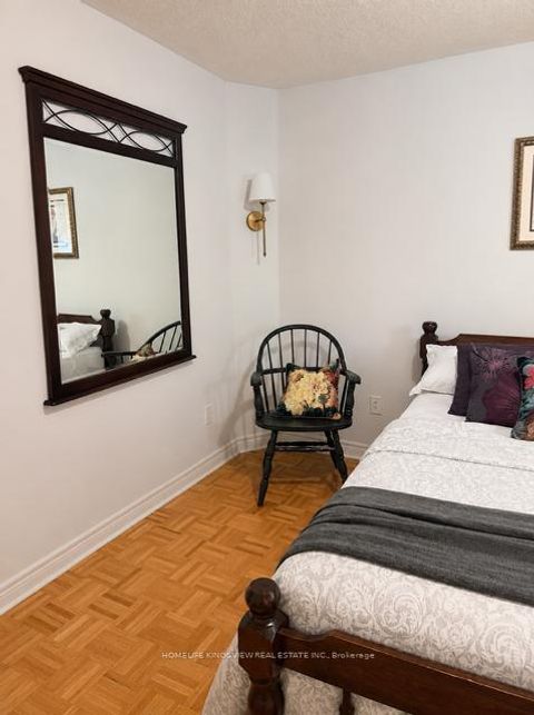 Photo 10 at 376 Vellore Avenue, Vellore Village, Vaughan