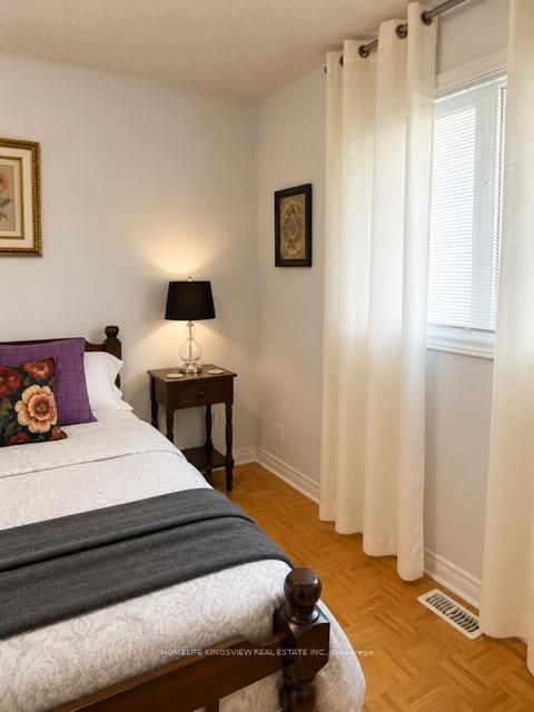 Photo 15 at 376 Vellore Avenue, Vellore Village, Vaughan