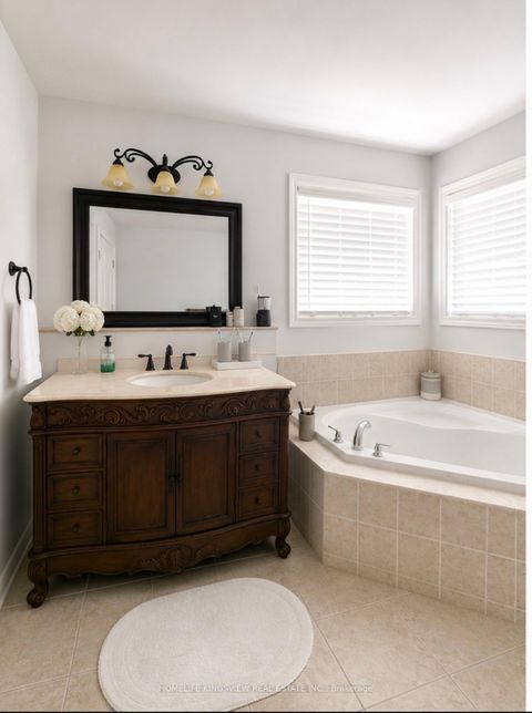 Photo 21 at 376 Vellore Avenue, Vellore Village, Vaughan