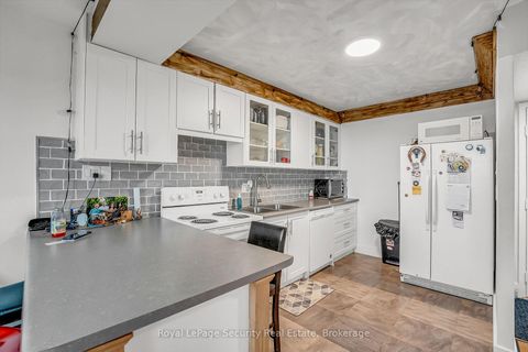 Photo 8 at 1207 - 10 Martha Eaton Way, Amesbury, Toronto