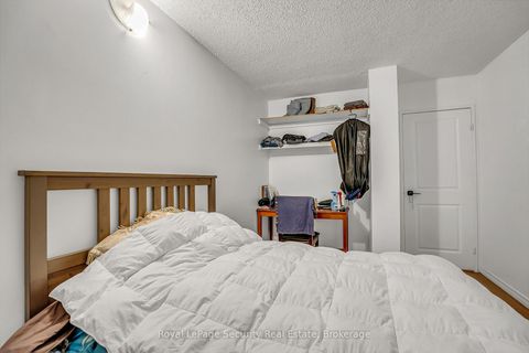 Photo 24 at 1207 - 10 Martha Eaton Way, Amesbury, Toronto