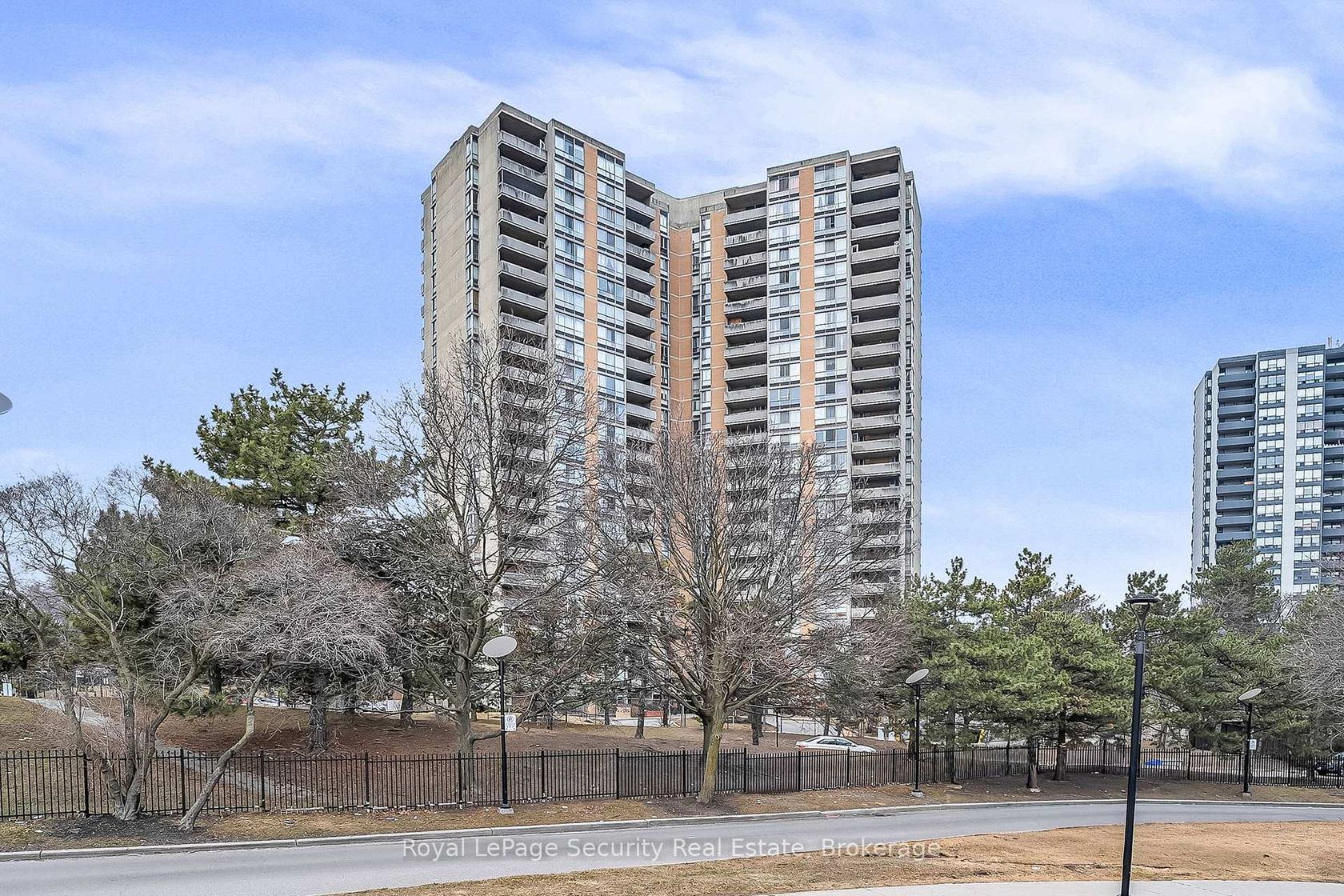 1207 - 10 Martha Eaton Way, Amesbury, Toronto photo 0