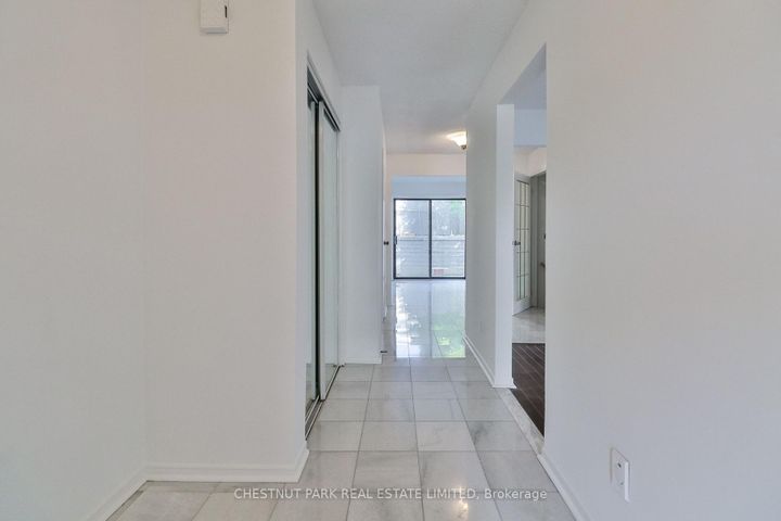 Photo 2 at 18 Dervock Crescent, Bayview Village, Toronto