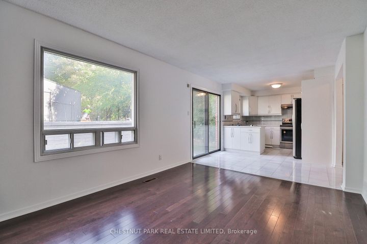 Photo 5 at 18 Dervock Crescent, Bayview Village, Toronto