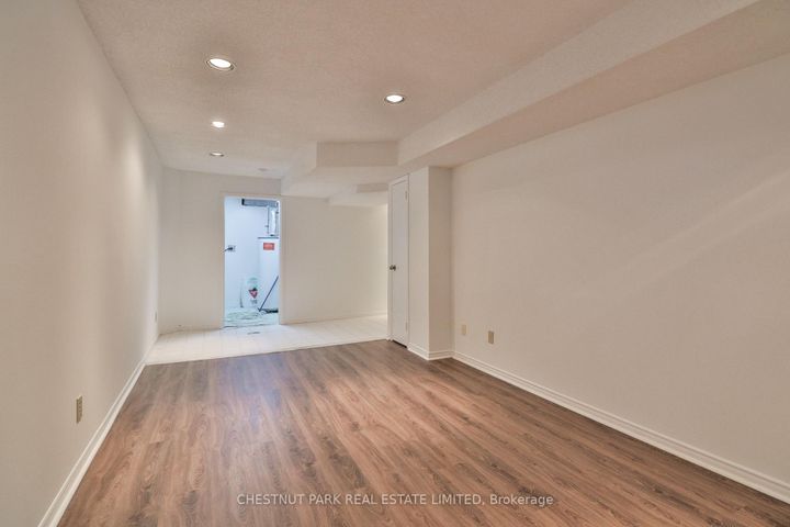 Photo 34 at 18 Dervock Crescent, Bayview Village, Toronto