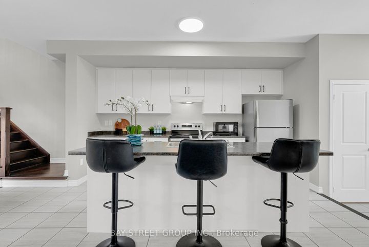 Photo 9 at 221 Clockwork Drive, Northwest Brampton, Brampton