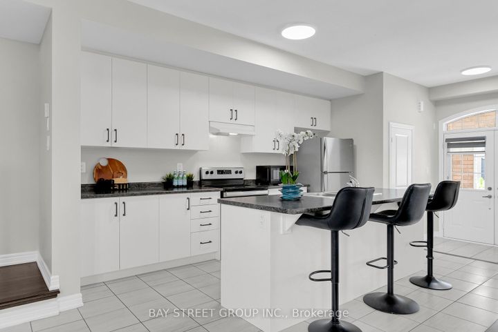 Photo 13 at 221 Clockwork Drive, Northwest Brampton, Brampton