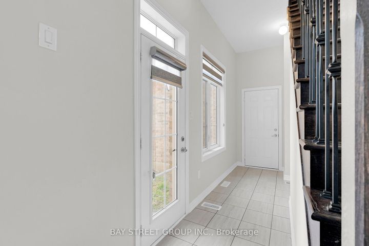 Photo 16 at 221 Clockwork Drive, Northwest Brampton, Brampton