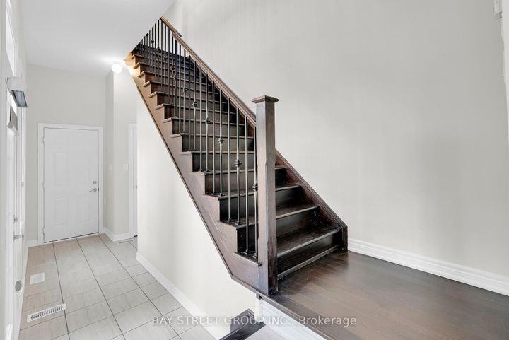 Photo 17 at 221 Clockwork Drive, Northwest Brampton, Brampton