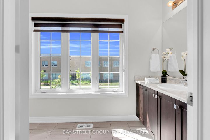 Photo 22 at 221 Clockwork Drive, Northwest Brampton, Brampton