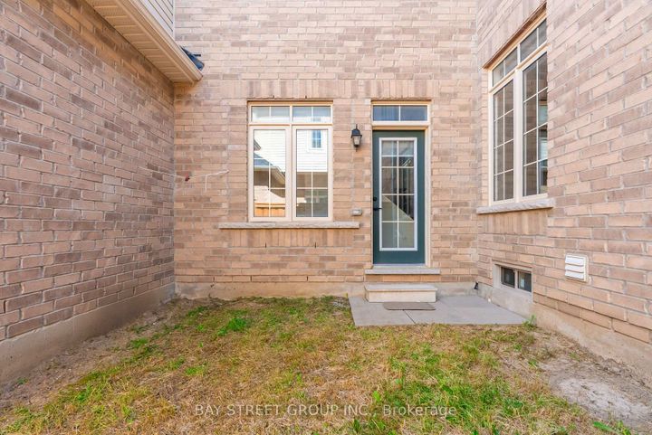 Photo 33 at 221 Clockwork Drive, Northwest Brampton, Brampton