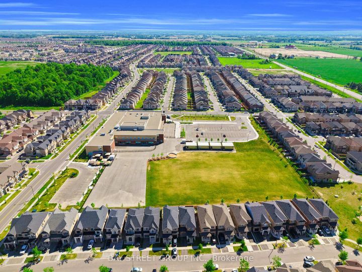 Photo 46 at 221 Clockwork Drive, Northwest Brampton, Brampton