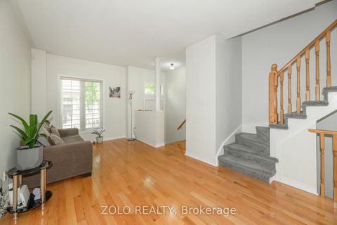 Photo 6 at 26 - 23 Observatory Lane, Observatory, Richmond Hill