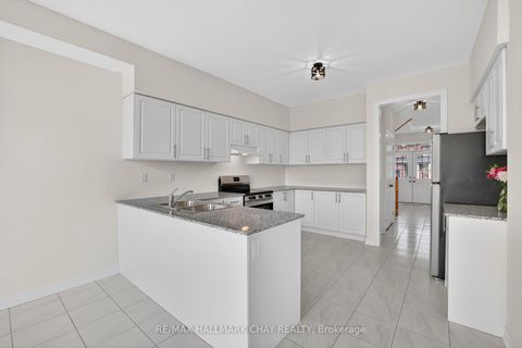Photo 5 at 119 Cliff Thompson Court, Sutton & Jackson's Point, Georgina