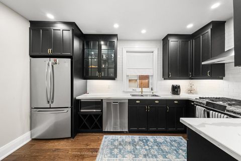 Photo 6 at 39 Standish Avenue, Moore Park, Toronto