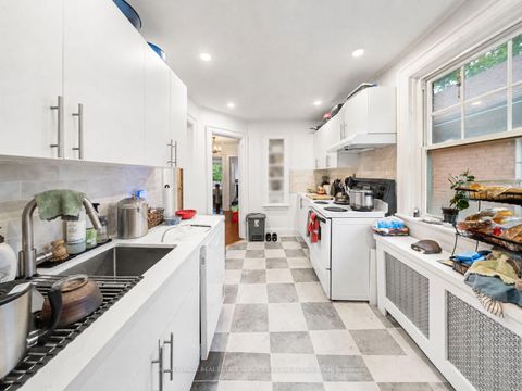 Photo 15 at 39 Standish Avenue, Moore Park, Toronto