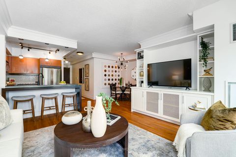 Photo 4 at 315 - 10 Delisle Avenue, St. Clair, Toronto