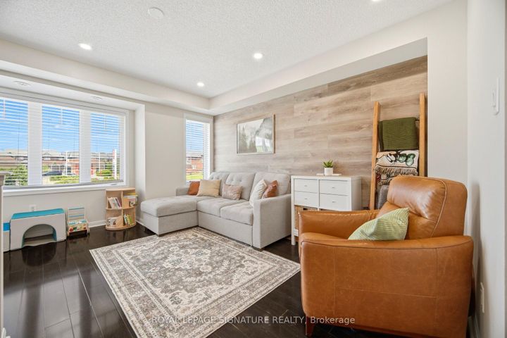 Photo 8 at 22 - 6020 Derry Road, HA Harrison, Milton