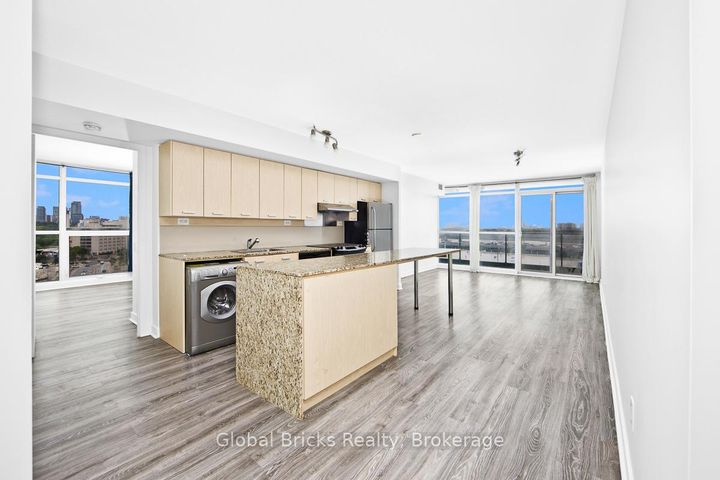 Photo 6 at 911 - 29 Singer Court, Bayview Village, Toronto