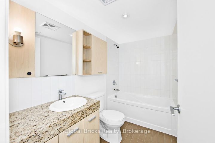 Photo 15 at 911 - 29 Singer Court, Bayview Village, Toronto