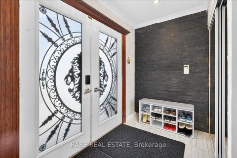Photo 2 at 7 Michelle Drive, Painswick South, Barrie