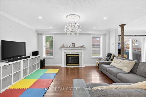 Photo 7 at 7 Michelle Drive, Painswick South, Barrie