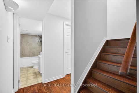 Photo 33 at 7 Michelle Drive, Painswick South, Barrie