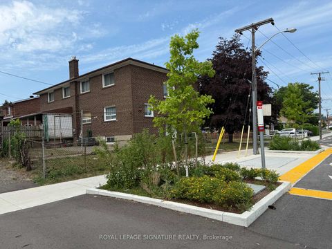 Photo 4 at 67 Stilecroft Drive, York University Heights, Toronto