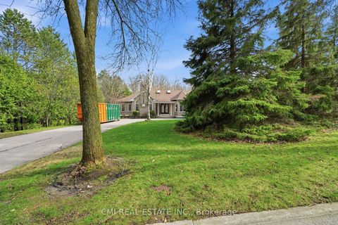 Photo 3 at 15 Treegrove Circle, Hills of St Andrew, Aurora
