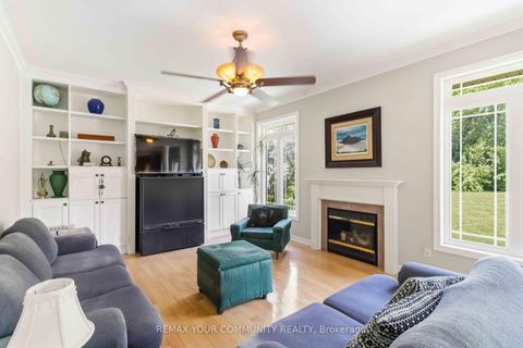 Photo 6 at 40 Hunterwood Chase, Rural Vaughan, Vaughan