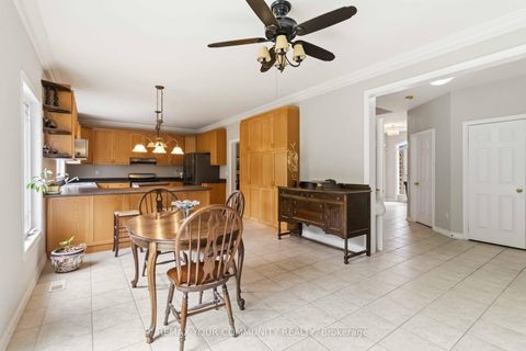 Photo 10 at 40 Hunterwood Chase, Rural Vaughan, Vaughan
