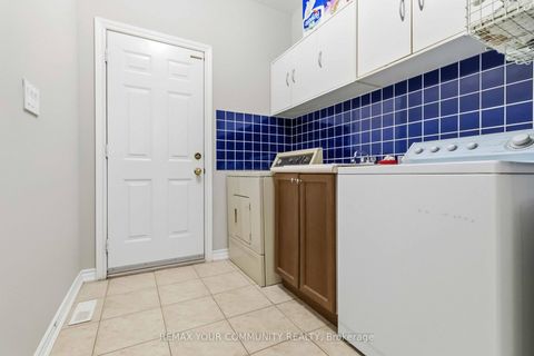 Photo 25 at 40 Hunterwood Chase, Rural Vaughan, Vaughan