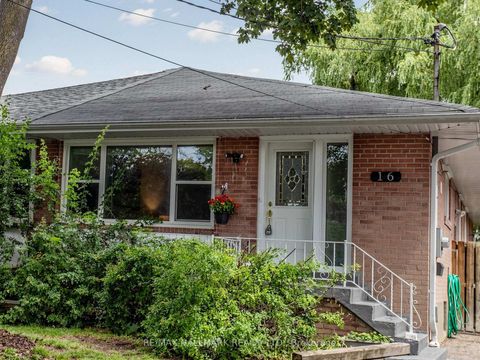 Photo 3 at 16 Dunboyne Court, Branson, Toronto