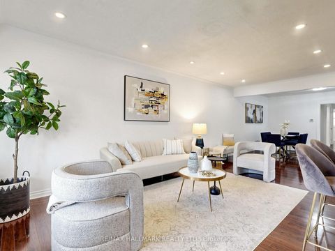 Photo 11 at 16 Dunboyne Court, Branson, Toronto