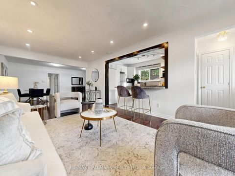 Photo 12 at 16 Dunboyne Court, Branson, Toronto