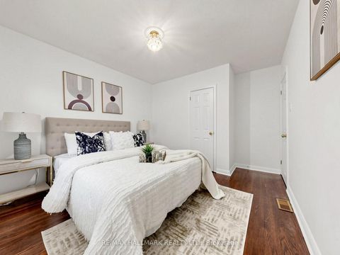 Photo 34 at 16 Dunboyne Court, Branson, Toronto