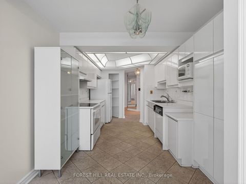 Photo 8 at 203 - 343 Clark Avenue W, Yorkhill, Vaughan