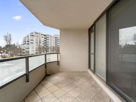 Photo 32 at 203 - 343 Clark Avenue W, Yorkhill, Vaughan
