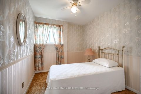 Photo 22 at 24 - 94 George Henry Boulevard, Henry Farm, Toronto