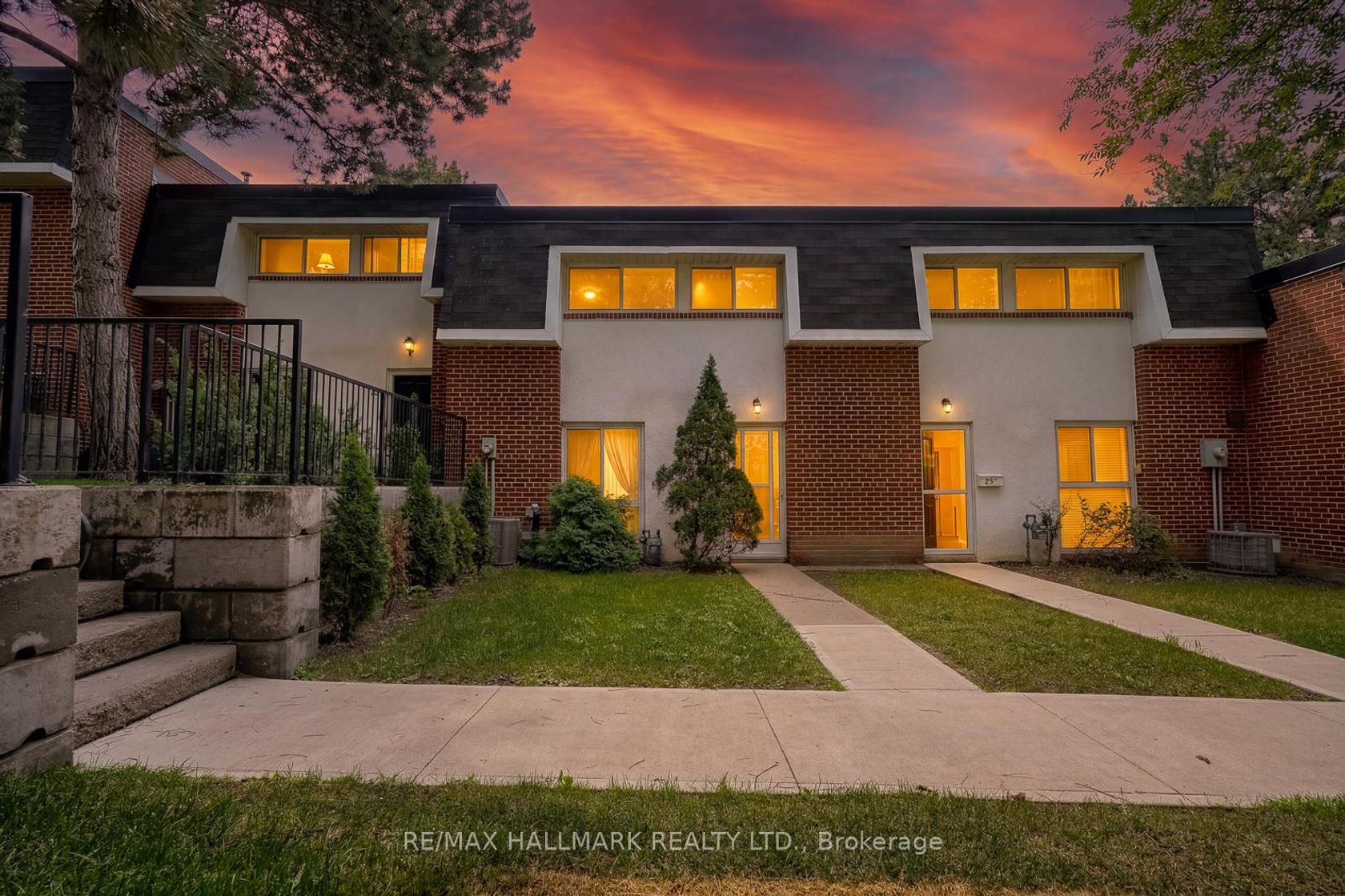 24 - 94 George Henry Boulevard, Henry Farm, Toronto 