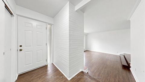 Photo 3 at 3 Greengate Road, Don Mills, Toronto