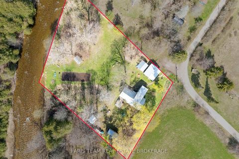 Photo 1 at 7237 6/7 Sideroad Nottawasaga, Rural Clearview, Clearview