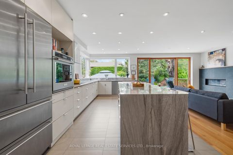 Photo 5 at 8 Firwood Crescent, Rosethorn, Toronto