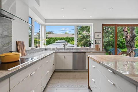 Photo 7 at 8 Firwood Crescent, Rosethorn, Toronto