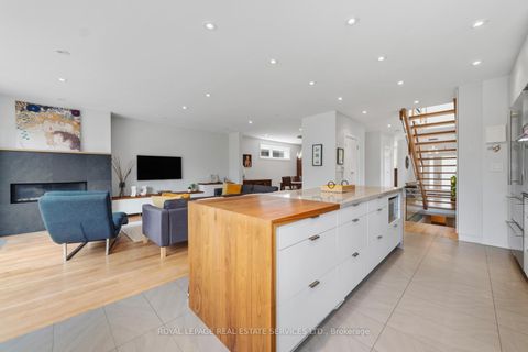 Photo 12 at 8 Firwood Crescent, Rosethorn, Toronto