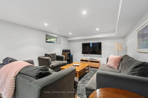 Photo 32 at 8 Firwood Crescent, Rosethorn, Toronto