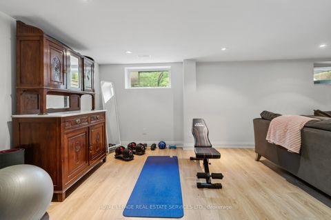 Photo 34 at 8 Firwood Crescent, Rosethorn, Toronto